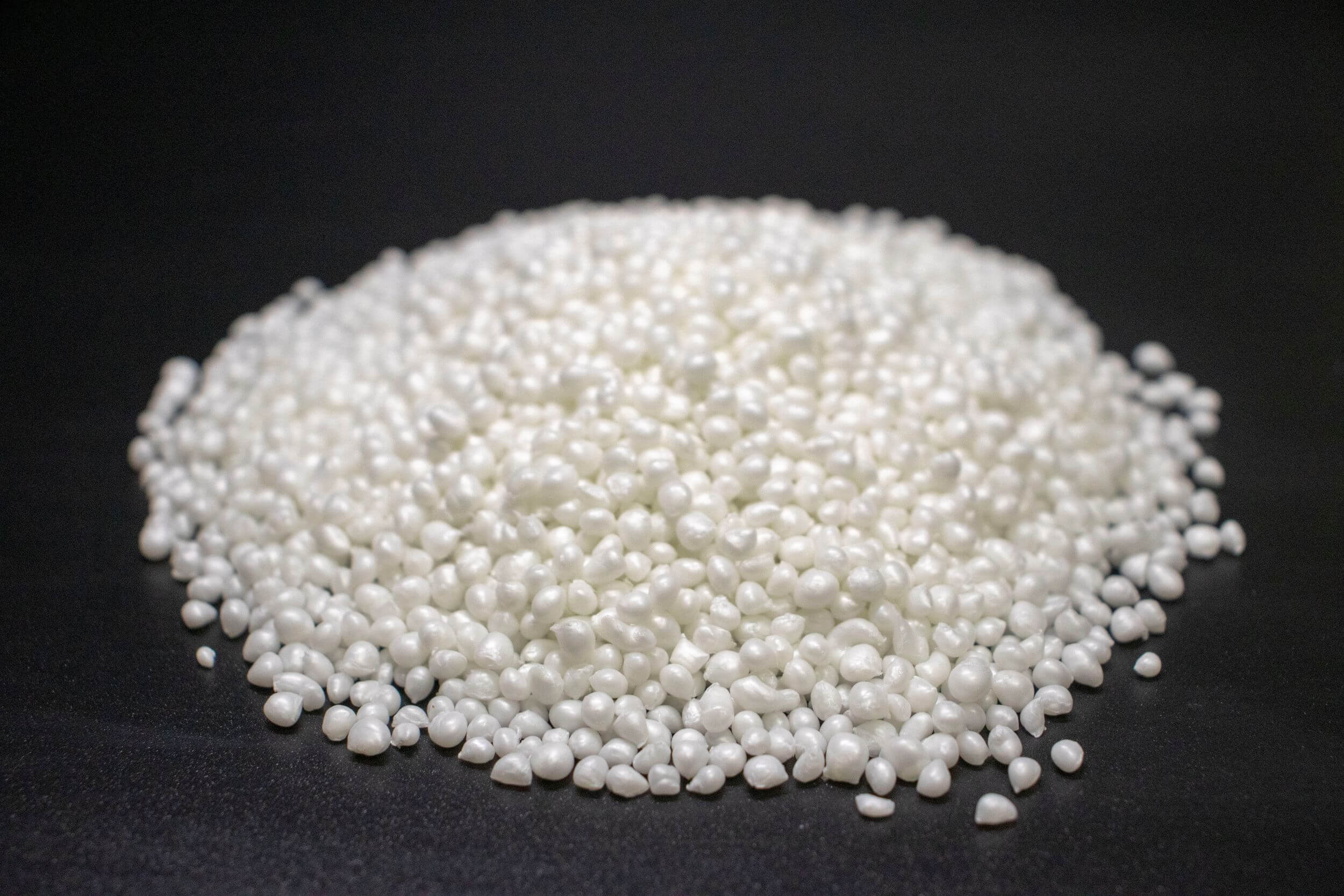 LB231制成的高光泽餐具